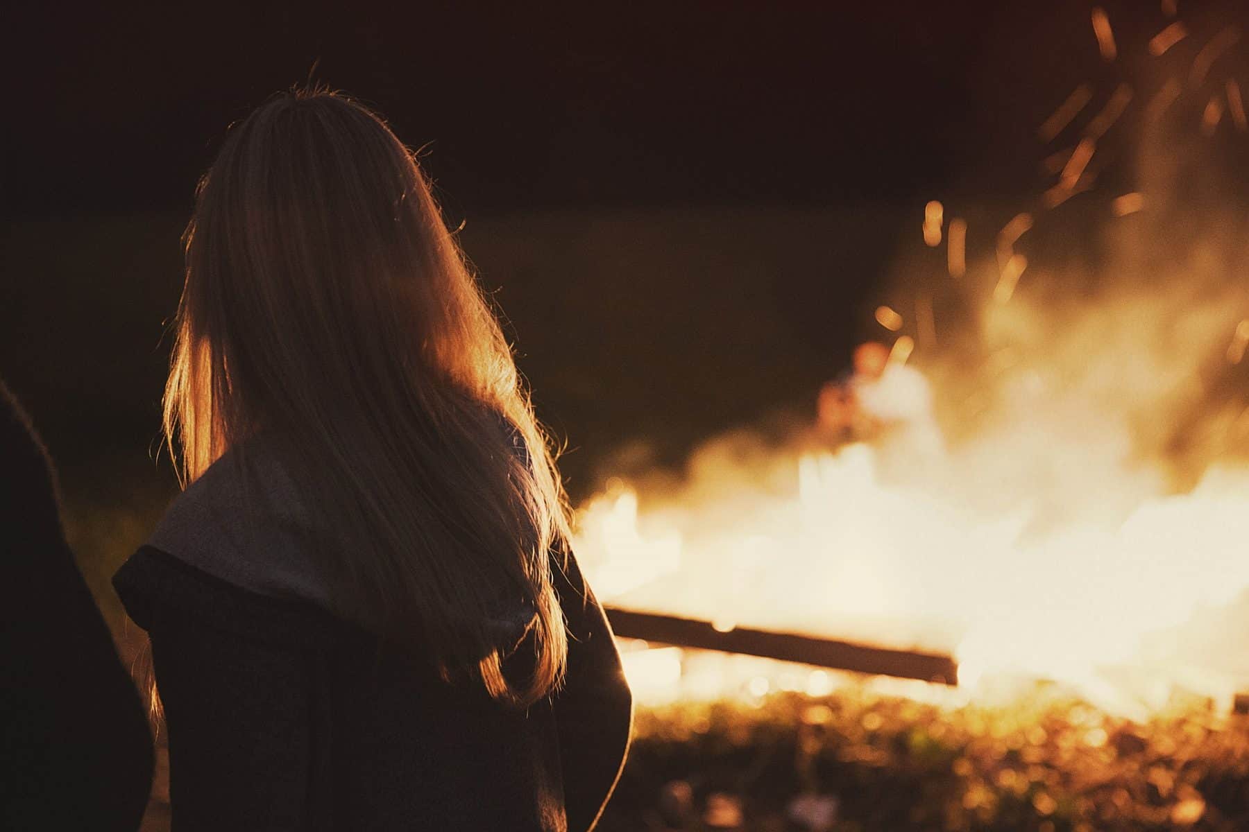 fire, woman, lume, pinkstervuur, Pinksteren