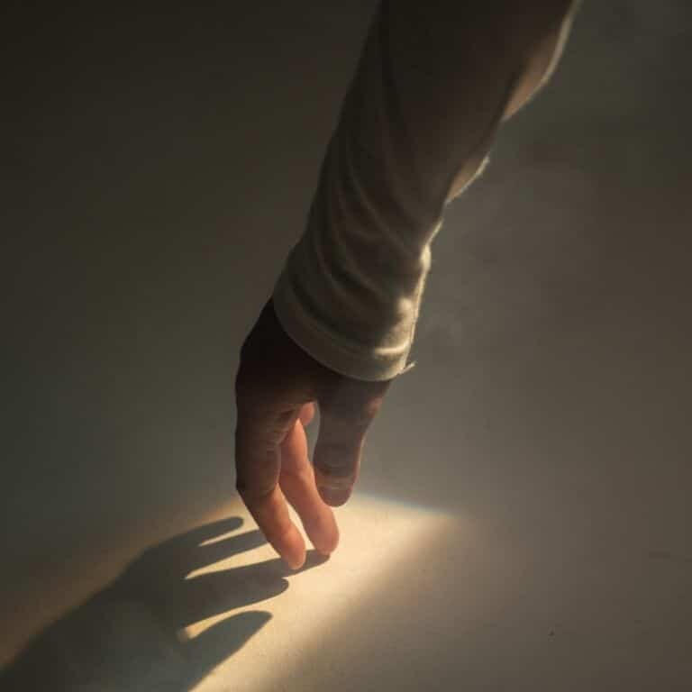 in het licht, vrouw, hand, lume
